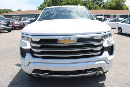 Iridescent Pearl Tricoat 2023 Chevrolet Silverado 1500 High Country