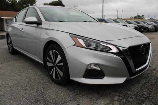 2022 Nissan Altima 2.5 SV