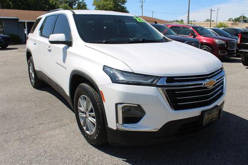 White 2022 Chevrolet Traverse LT Cloth