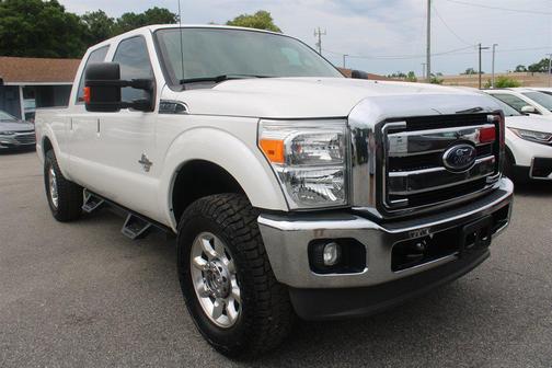 White 2014 Ford F-250 Lariat