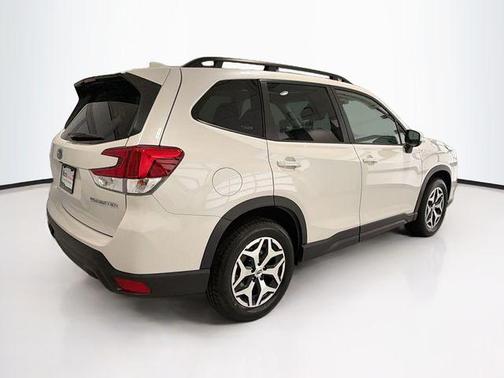 Crystal White Pearl 2023 Subaru Forester Premium