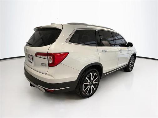 2022 Honda Pilot Touring 8-Passenger