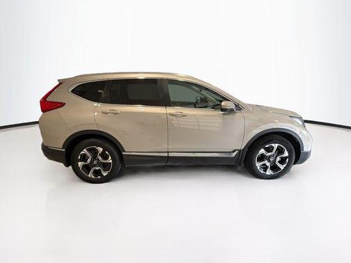 Sandstorm Metallic 2019 Honda CR-V Touring