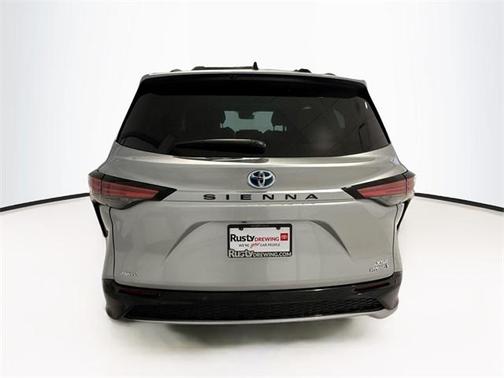 2024 Toyota Sienna XSE 7 Passenger