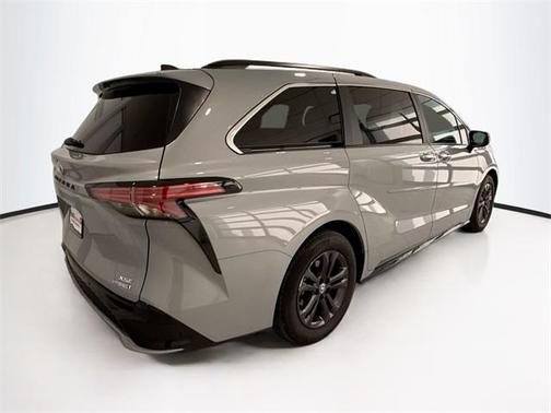 2024 Toyota Sienna XSE 7 Passenger