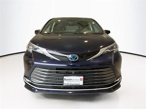 2024 Toyota Sienna Platinum