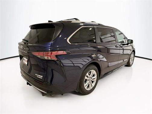 2024 Toyota Sienna Platinum
