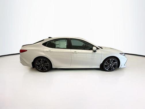 Wind Chill Pearl 2026 Toyota Camry XSE
