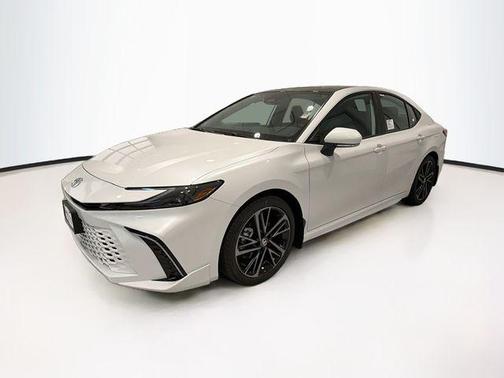 Wind Chill Pearl 2026 Toyota Camry XSE