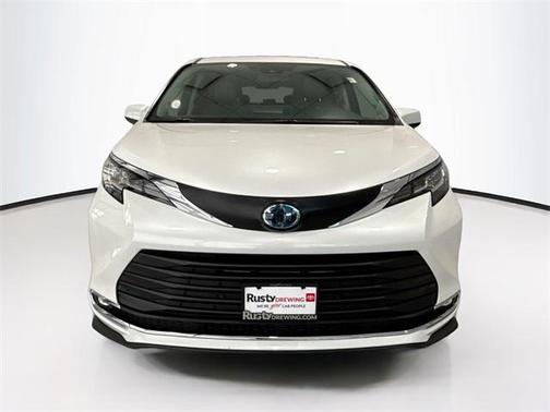 2023 Toyota Sienna XLE 7 Passenger