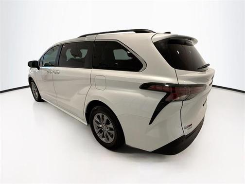 2023 Toyota Sienna XLE 7 Passenger
