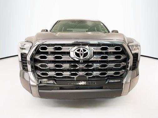 2025 Toyota Tundra Hybrid Platinum