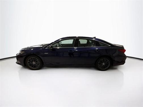 2021 Toyota Avalon Hybrid XSE
