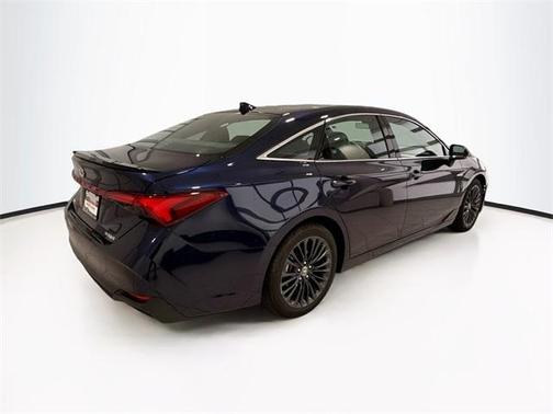 2021 Toyota Avalon Hybrid XSE
