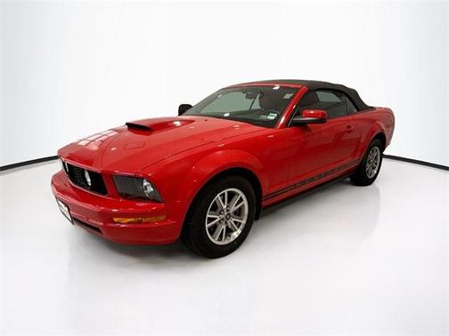 2005 Ford Mustang Deluxe