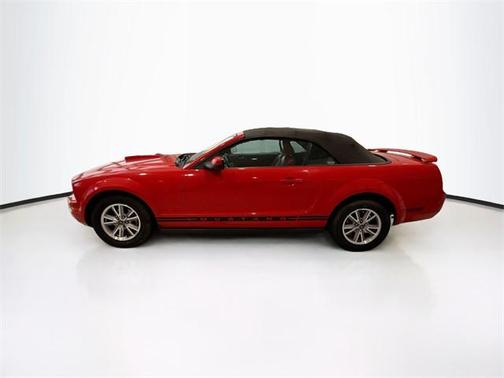 2005 Ford Mustang Deluxe