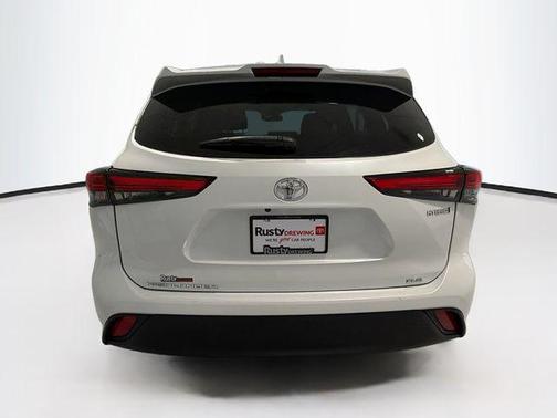 2022 Toyota Highlander Hybrid XLE