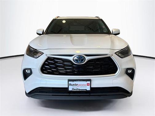 2022 Toyota Highlander Hybrid XLE