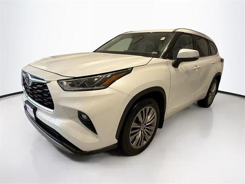 2022 Toyota Highlander Platinum