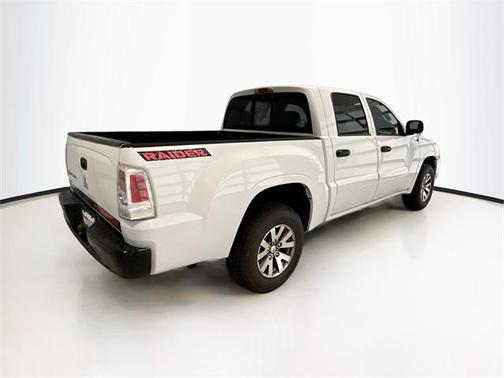 2008 Mitsubishi Raider LS
