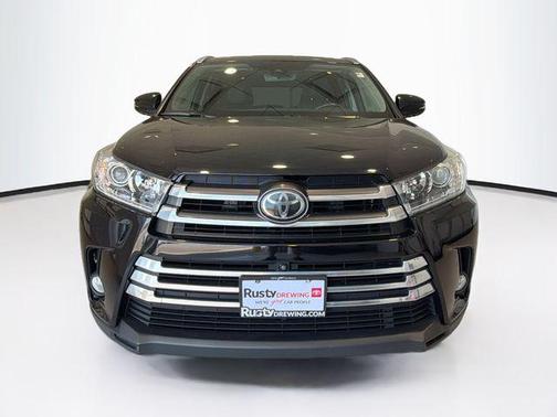 Midnight Black Metallic 2017 Toyota Highlander Limited Platinum