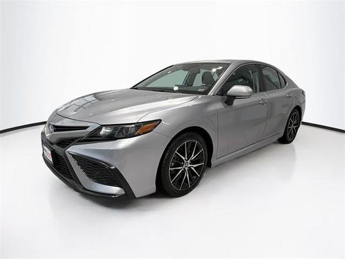 2024 Toyota Camry Hybrid SE