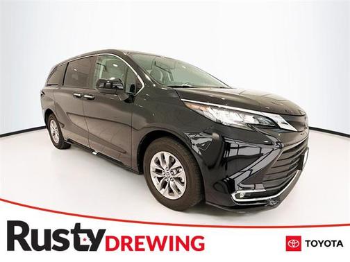 2023 Toyota Sienna XLE 8 Passenger