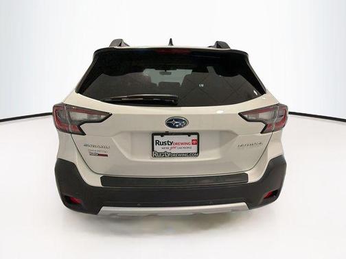 Crystal White Pearl 2023 Subaru Outback Limited