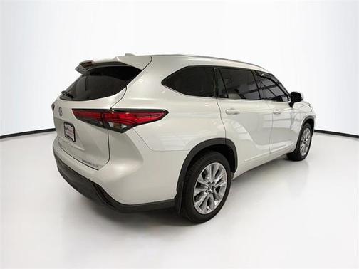 2022 Toyota Highlander Limited