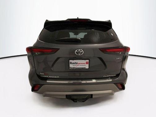 Magnetic Gray Metallic 2025 Toyota Highlander Hybrid Platinum