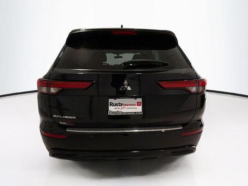 2022 Mitsubishi Outlander SE