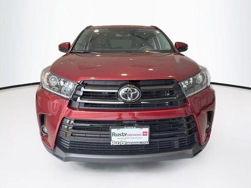 Salsa Red Pearl 2019 Toyota Highlander SE