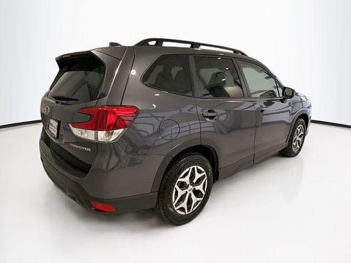 Magnetite Gray Metallic 2023 Subaru Forester Premium