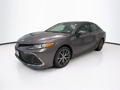 2021 Toyota Camry Hybrid XLE