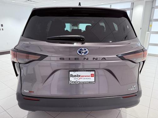 2023 Toyota Sienna LE