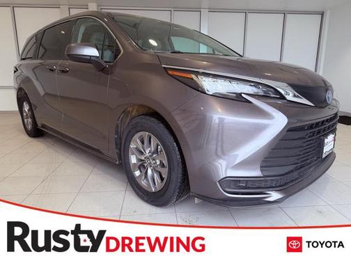 2023 Toyota Sienna LE