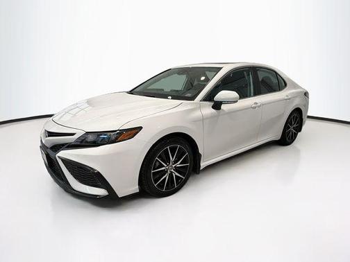 Ice 2024 Toyota Camry SE