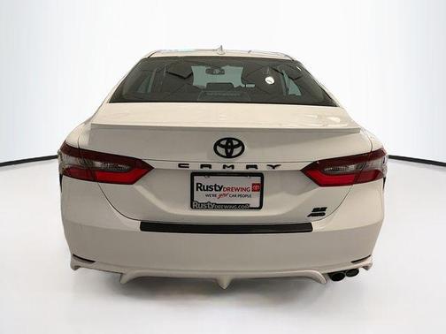 Ice 2024 Toyota Camry SE