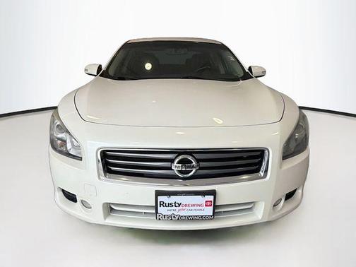 Pearl White 2014 Nissan Maxima SV