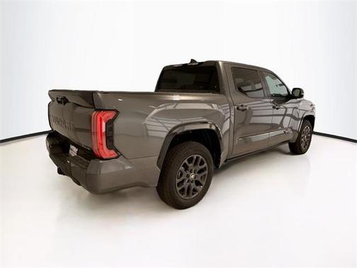 2025 Toyota Tundra Hybrid Platinum