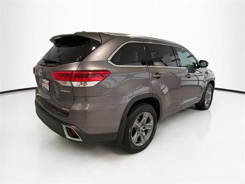 2019 Toyota Highlander Hybrid Platinum