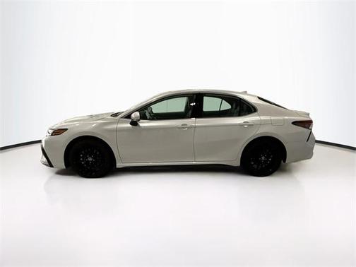 2024 Toyota Camry Hybrid SE