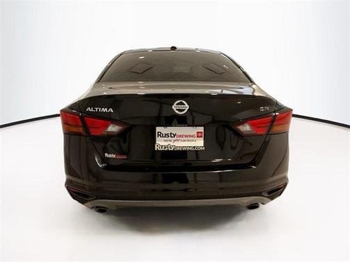 2021 Nissan Altima SR FWD