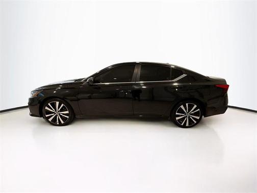 2021 Nissan Altima SR FWD