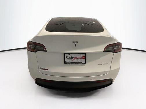 2022 Tesla Model Y Long Range Dual Motor All-Wheel Drive