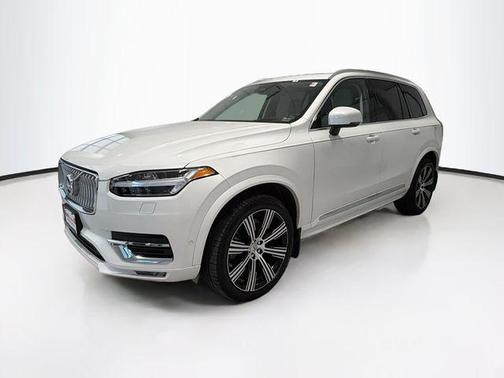 2023 Volvo XC90 B6 Ultimate 6-Seater
