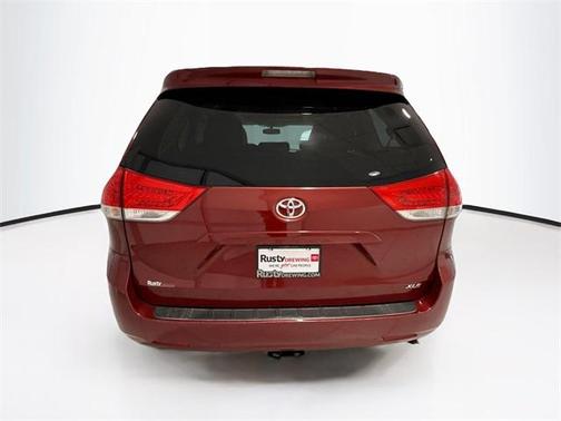 2011 Toyota Sienna XLE