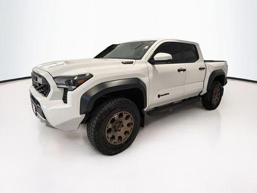 Ice Cap 2025 Toyota Tacoma Hybrid Trailhunter