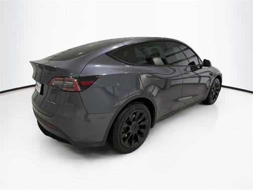 2022 Tesla Model Y Long Range Dual Motor All-Wheel Drive