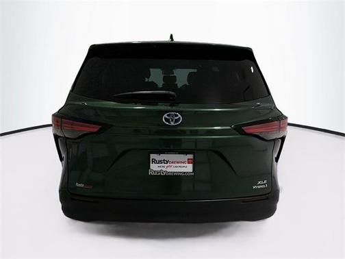 2021 Toyota Sienna XLE 8 Passenger